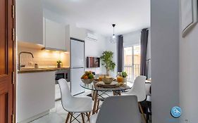 Premium Apartment Terrace Retreat By Turivida